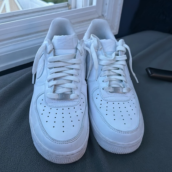 Size 9.5 Air Force 1s White - Picture 4 of 5